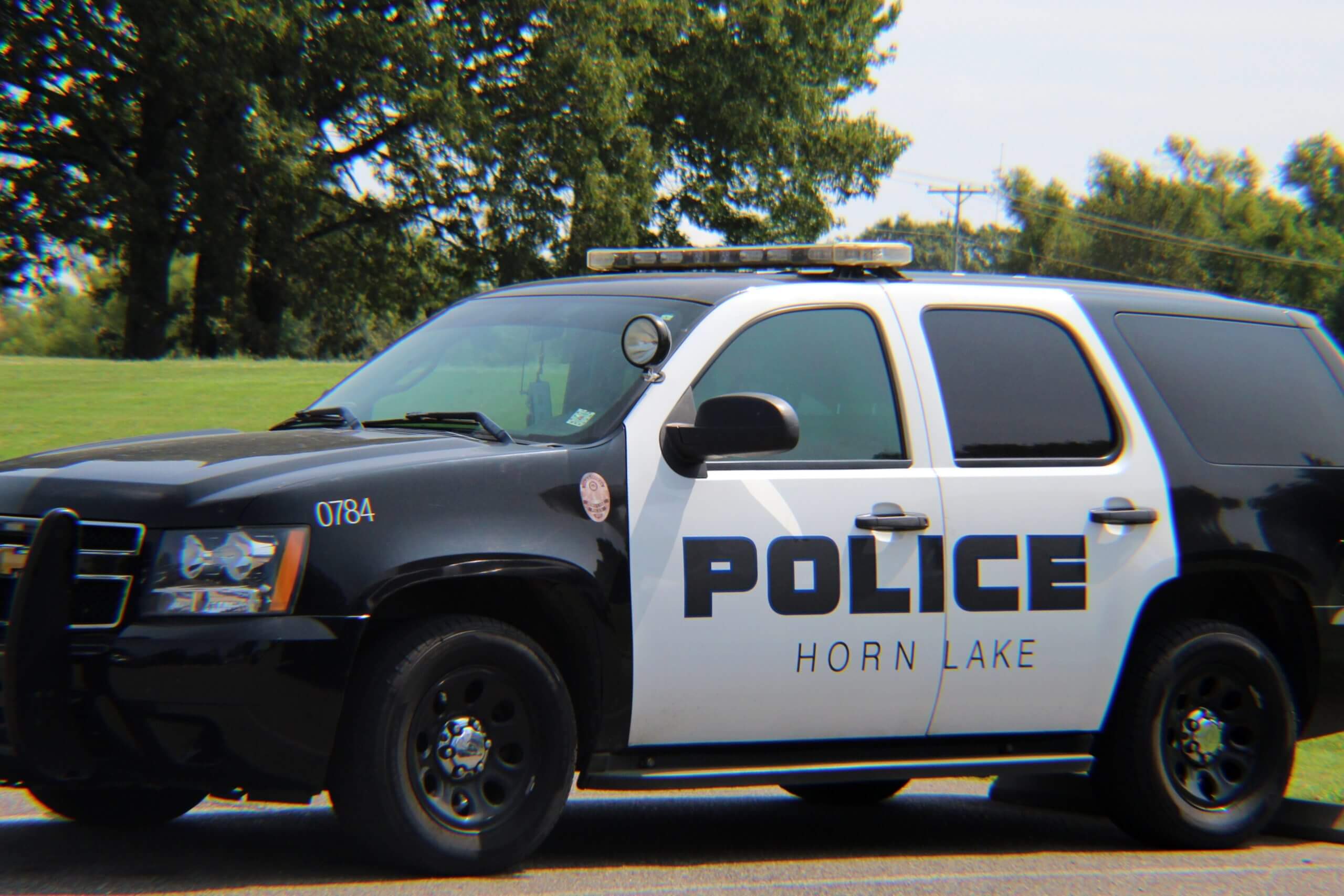 Horn Lake shooting injures two, suspects sought