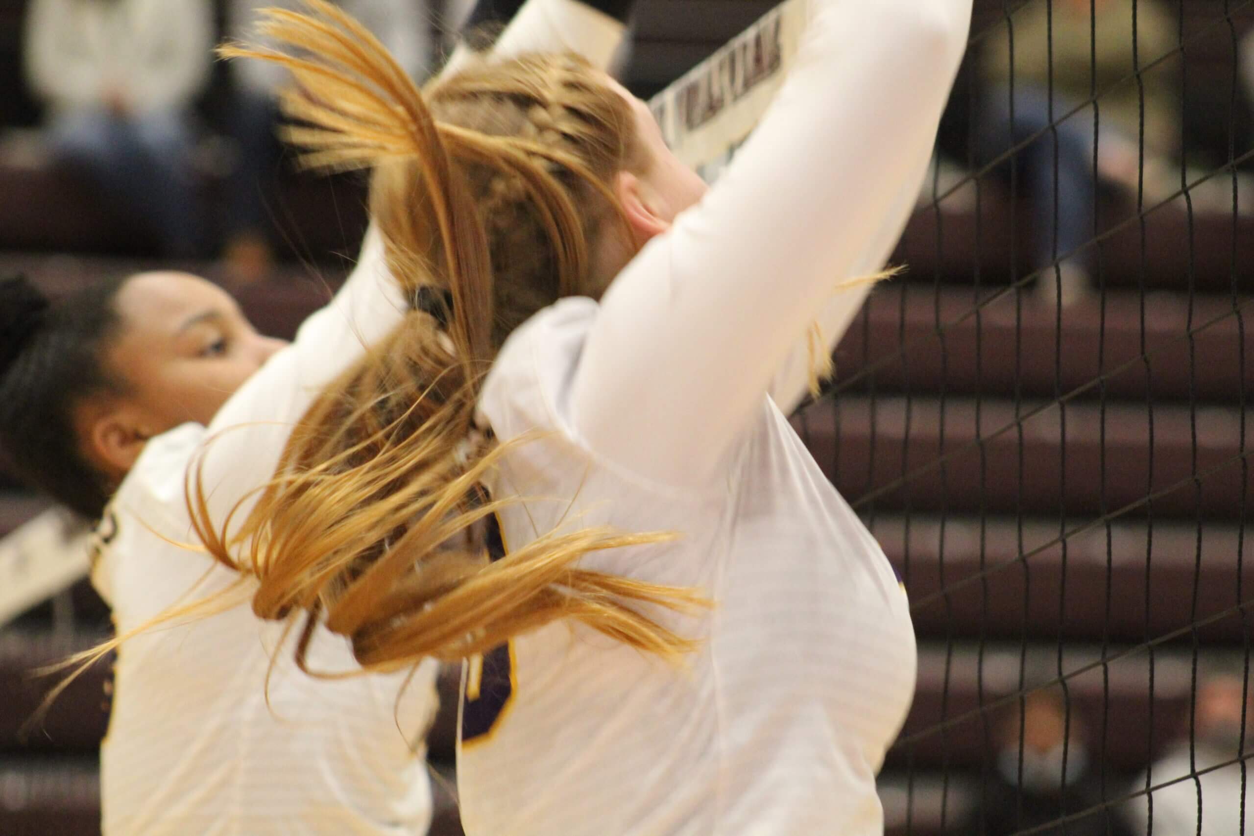 Volleyball: Top-ranked teams meet in interstate action