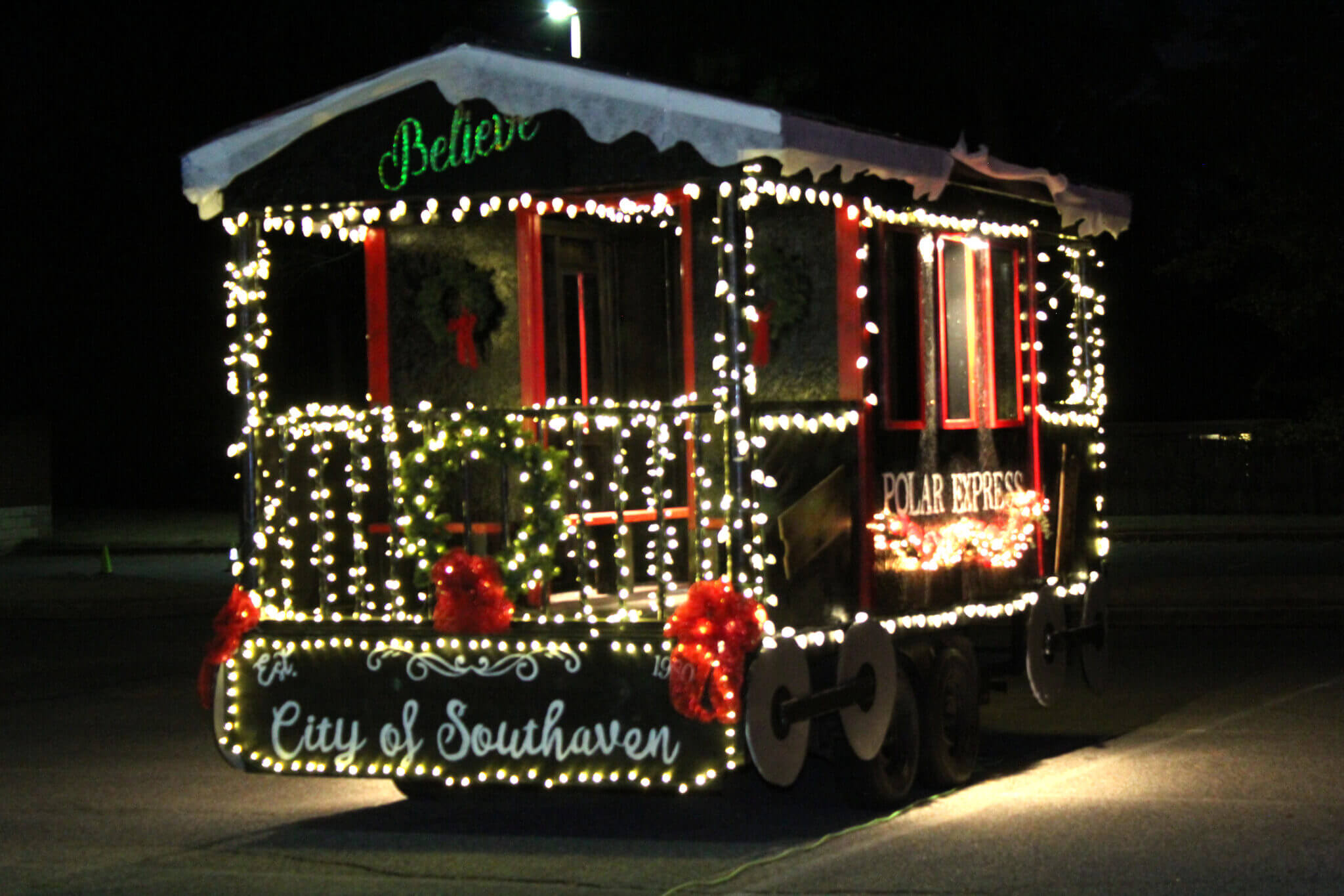 Cities find ways to parade the Christmas spirit DeSoto County News