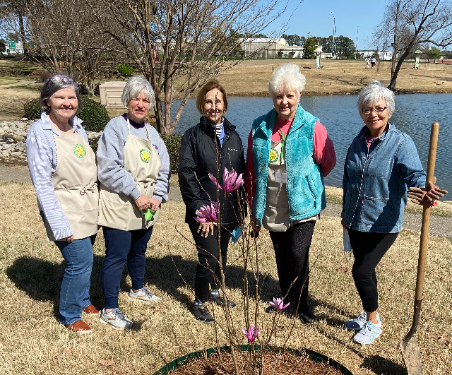 Garden club celebrates Arbor Day