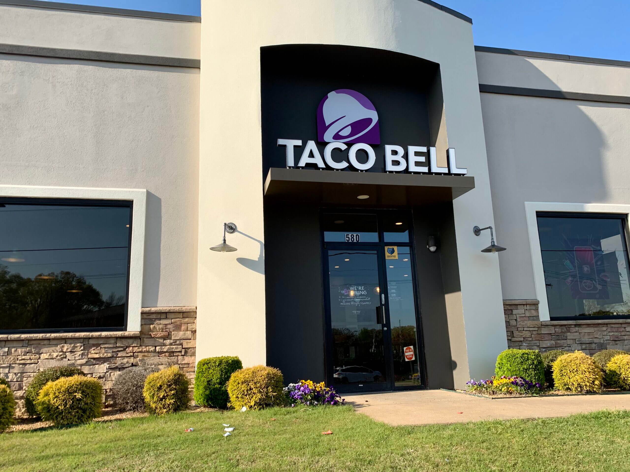 Bomb threat call made to Southaven Taco Bell, nothing found