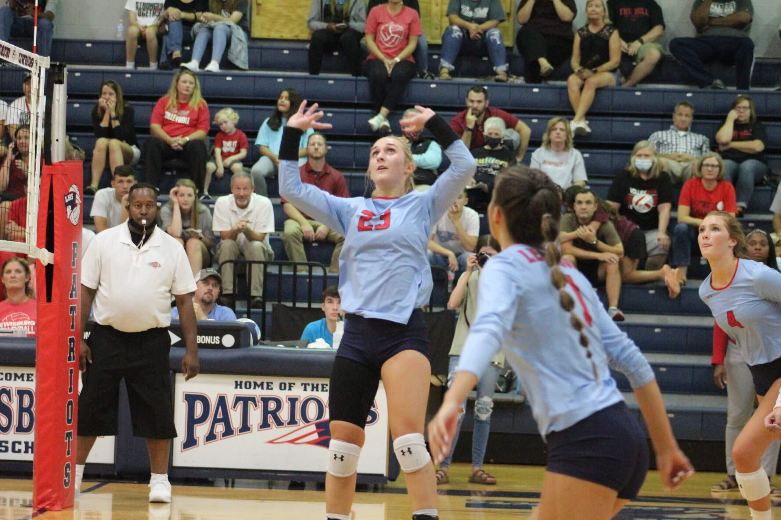 VOLLEYBALL ROUNDUP: Lewisburg fends off Lady Mustangs