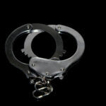 handcuff-1078871_1920