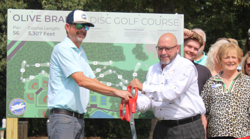 Olive Branch opens 18-hole disc golf course
