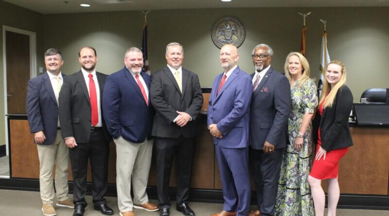 Johnson, Board of Aldermen sworn into office at Hernando Sunday