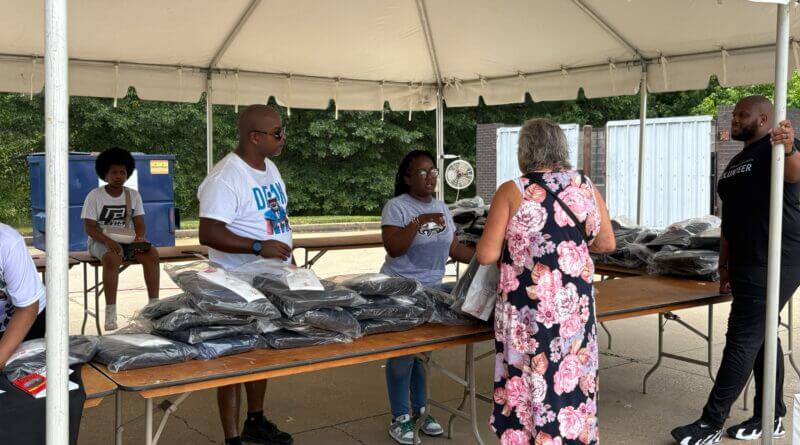 Nakobe Dean foundation gives out backpacks, financial education