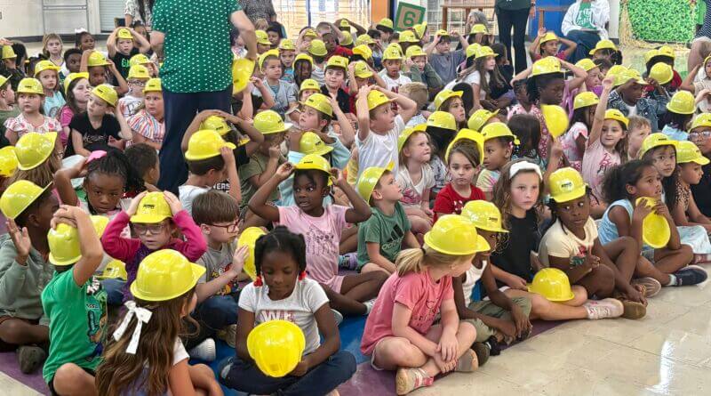 Atmos Energy Provides Book Vending Machine to Lake Cormorant Elementary