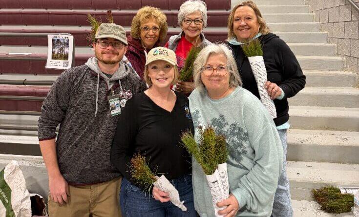 Garden club assists in annual tree giveaway