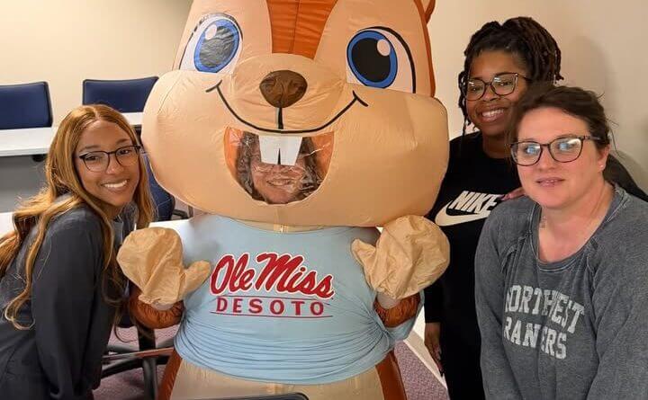 Ole Miss–DeSoto seeks senior photos for graduation slideshow Seniors, this one’s for you!