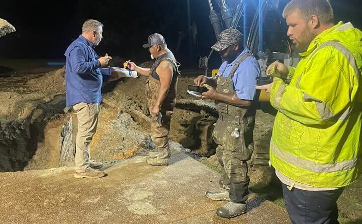 Olive Branch crews restore water after College Hills main break The afternoon of Tuesday, April 28th, we experienced a water main break in the area of College Hills
