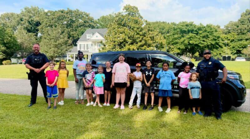 Olive Branch police attend Hunter’s Run block party Photos from Olive Branch Police Department's post