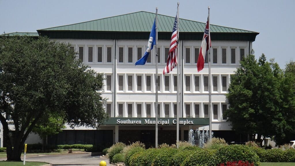 Southaven Municipal Complex with flags out front, site of the Southaven aldermen October 20 agenda meeting